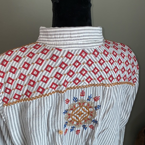 JOHNNY WAS 3J Workshop Embroidered Button Down Top - Picture 8 of 13
